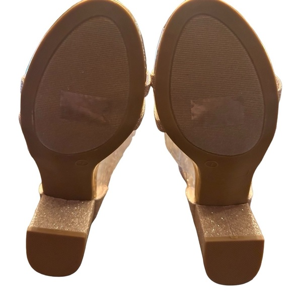 Journee Collection Bella  Rose Gold Sandal size 7 - Picture 10 of 11